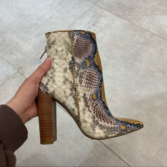 STEVE MADDEN Trista -S Multi snake ankle boots - Picture 12 of 12
